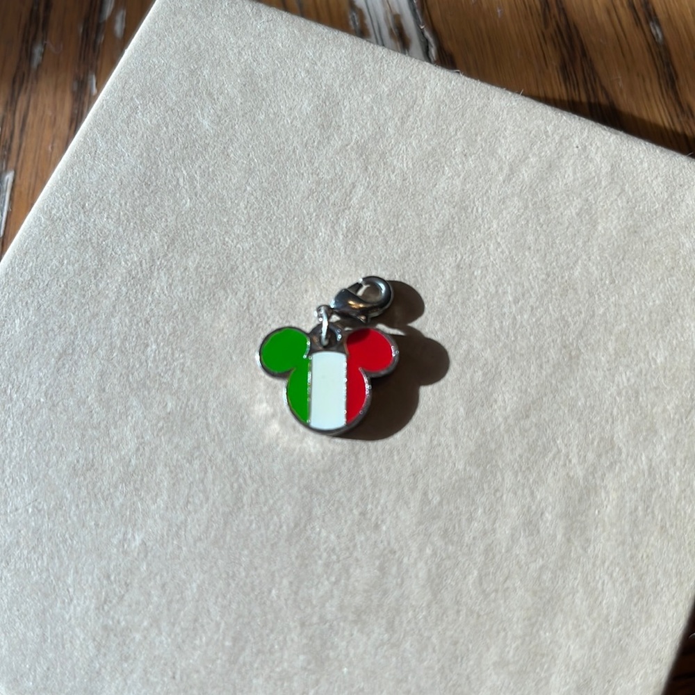 Disney Mickey Italy charm